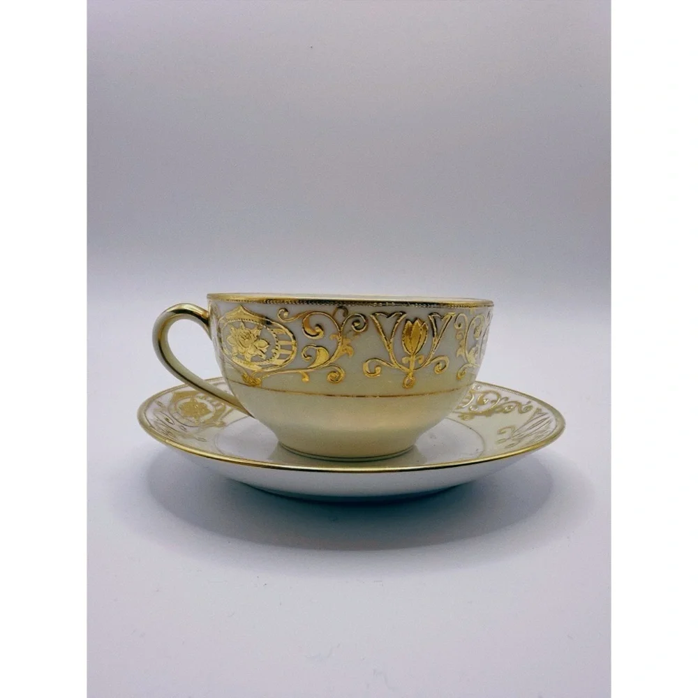 Noritake Christmas Ball Teacup and Saucer Set